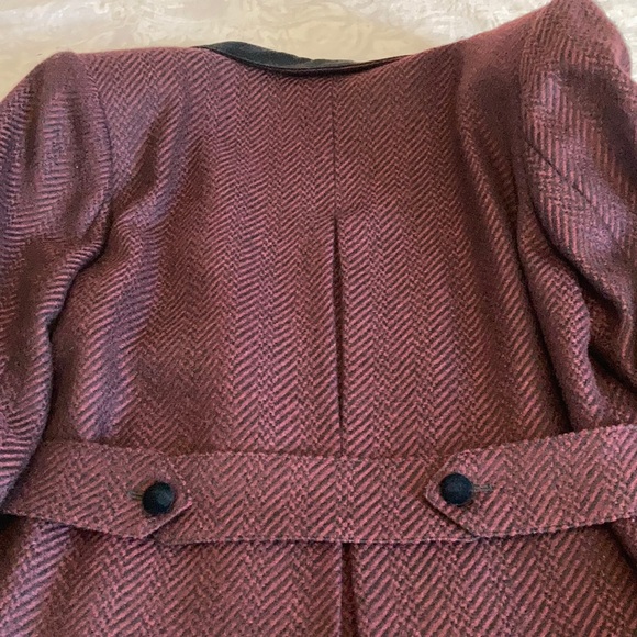 Burberry!! Vintage!! Burgundy and Black print. - Picture 12 of 15